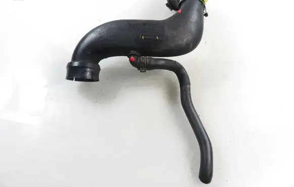 Opel Zafira B Air intake hose/pipe 55352733