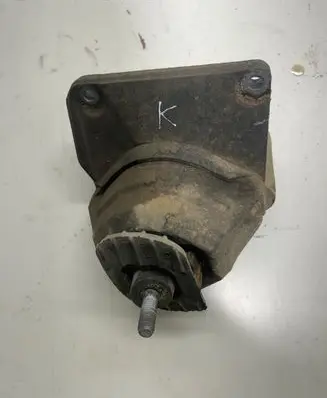 BMW 5 E60 E61 Engine mount bracket