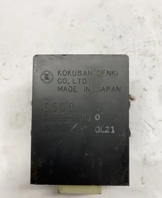 Suzuki Grand Vitara I Door central lock control unit/module 3888565D0