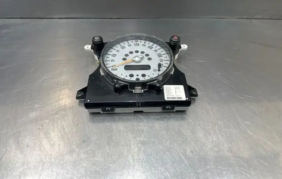Mini One - Cooper R50 - 53 Speedometer (instrument cluster) 62116972077 AR0039282