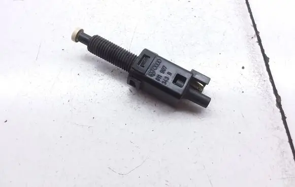 Audi A6 S6 C5 4B Brake pedal sensor switch 811907343B
