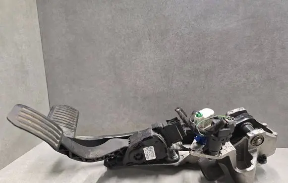 Ford S-MAX Accelerator throttle pedal 6G929F836LE 02102014 6PV01083412