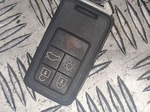 Volvo S60 Ignition key/card 