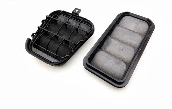 Quarter panel pressure vent