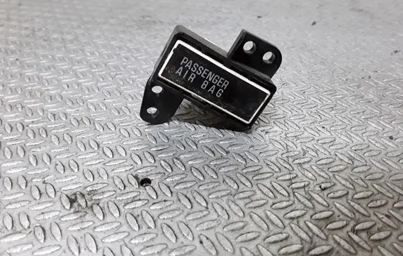Mitsubishi Grandis Passenger airbag on/off switch 