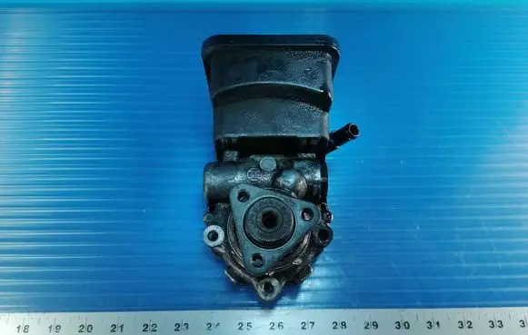 Mercedes-Benz Vito Viano W639 Power steering pump 91208