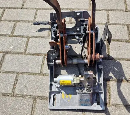 Dodge Viper Pedal assembly 8506023 0820089002 PAM28A