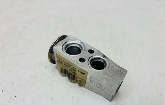 Skoda Superb B8 (3V) Air conditioning (A/C) expansion valve 5Q0820679E