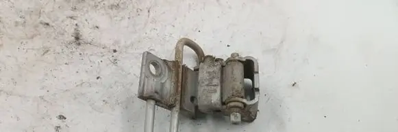 Volkswagen PASSAT B5 Front door lower hinge 