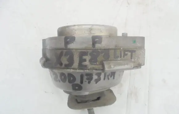 BMW X3 E83 Engine mount bracket