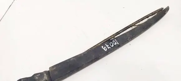 Rear wiper blade arm