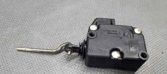 Peugeot 405 Tailgate boot lock/latch motor 