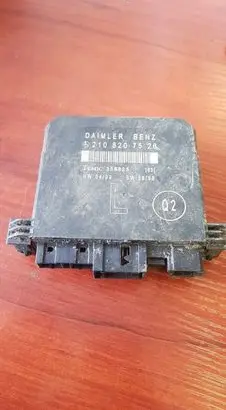 Mercedes-Benz E W210 Door control unit/module 2108207526