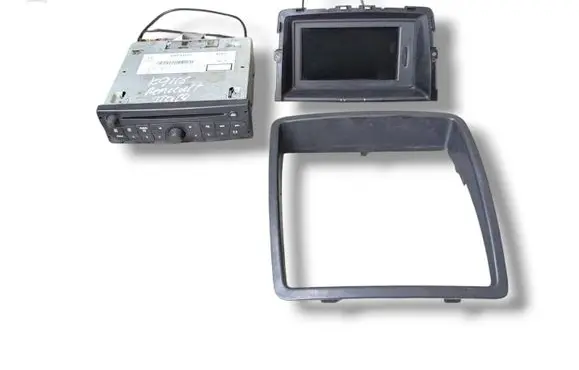 Radio/CD/DVD/GPS head unit