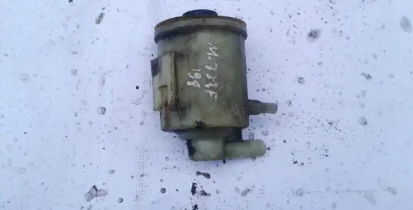 Mazda 323 F Brake fluid reservoir 