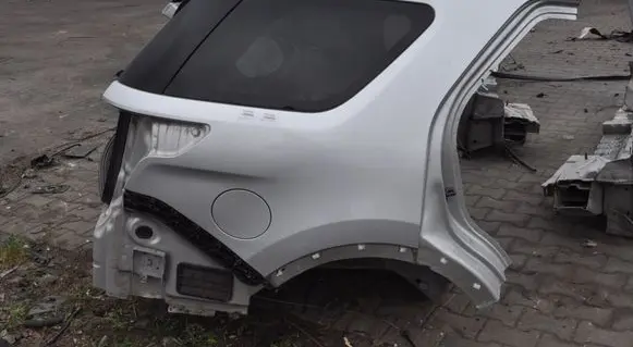 Ford Explorer V Front quarter panel