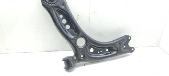 Skoda Octavia Mk3 (5E) Front lower control arm/wishbone 5Q040715
