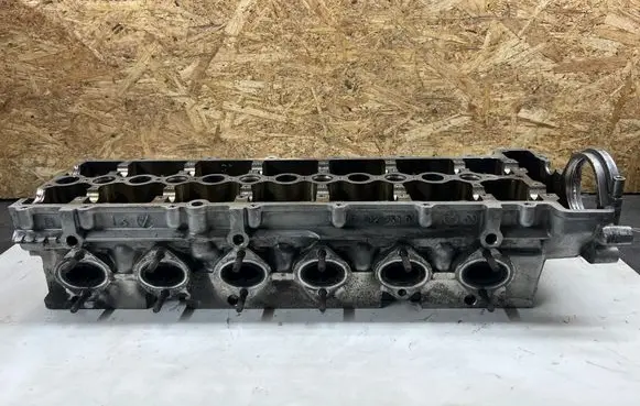 BMW 5 E60 E61 Engine head 7792753