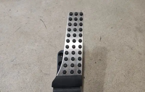 Mercedes-Benz GLC X253 C253 Accelerator throttle pedal A2533000104