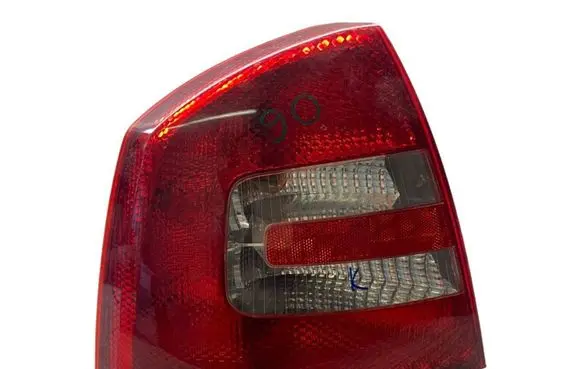 Skoda Octavia Mk2 (1Z) Rear/tail lights 1Z5945111A 1Z5945095A