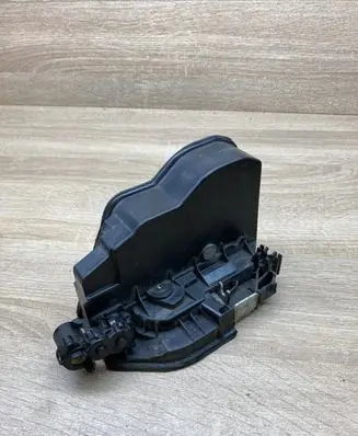 BMW 5 E60 E61 Front door lock 7202144