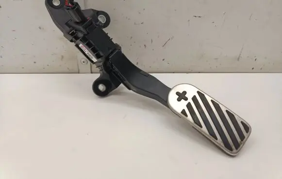 Hyundai Ioniq 5 Accelerator throttle pedal 32700XXXXX