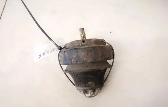 Engine mount bracket