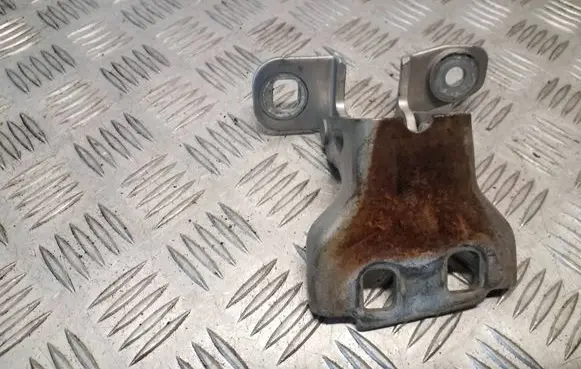 Jeep Grand Cherokee (WK) Front door upper hinge 