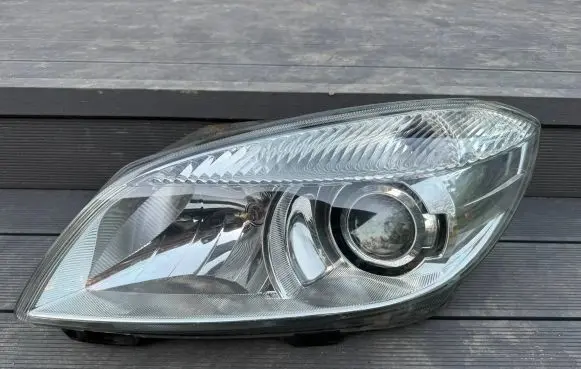 Skoda Fabia Mk2 (5J) Headlight/headlamp 5J1941017E