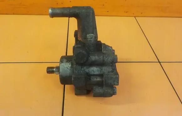 KIA Sorento Power steering pump 