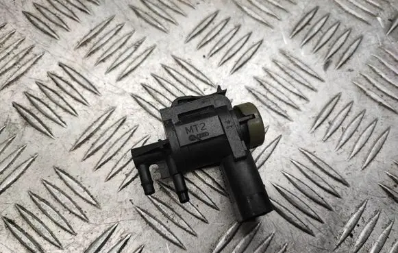 Volkswagen PASSAT B6 Turbo solenoid valve 1J0906283C