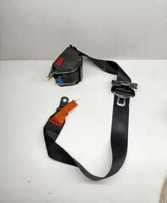 BMW 5 E39 Front seatbelt 566172701