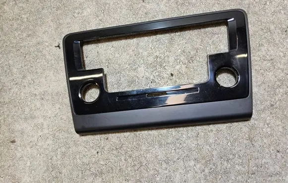 Skoda Rapid (NH) Radio/GPS head unit trim MCR65506401 SK251FR0NT