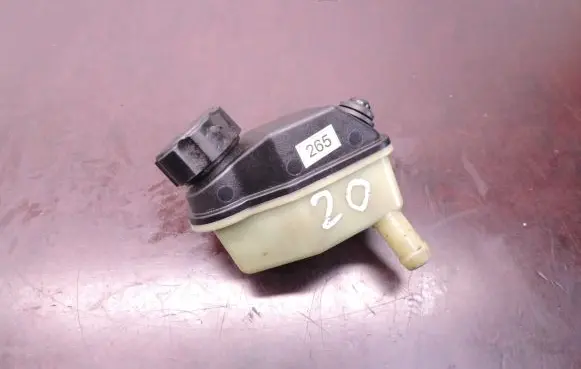Volvo V50 Power steering fluid tank/reservoir 4N513531DC D20