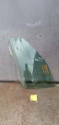 Mercedes-Benz A W169 Front door window glass four-door 43R001582 40ESSWD
