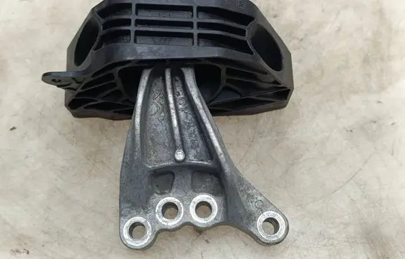 Opel Corsa F Engine mount bracket CMP243243