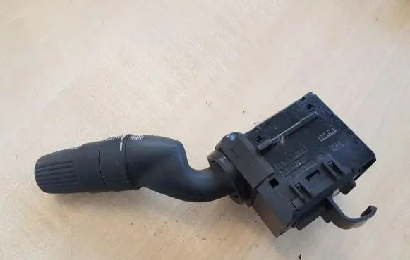 Honda CR-V Wiper control stalk M29843