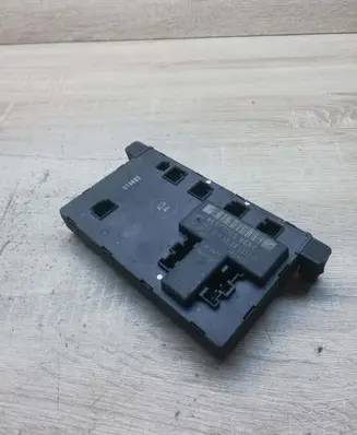 Mercedes-Benz C W203 Door control unit/module 2038205526