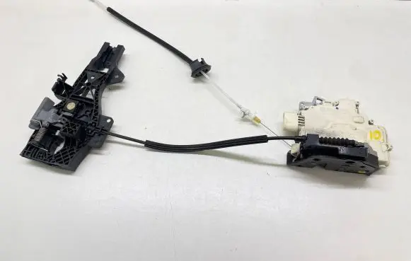 Audi Q7 4L Rear door lock 3C4839015