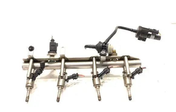 Audi A4 S4 B8 8K Fuel main line pipe 06J133317G