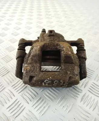 Toyota Auris E180 Front brake caliper