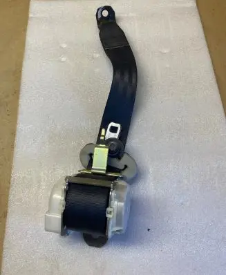 Suzuki SX4 Rear seatbelt H073811