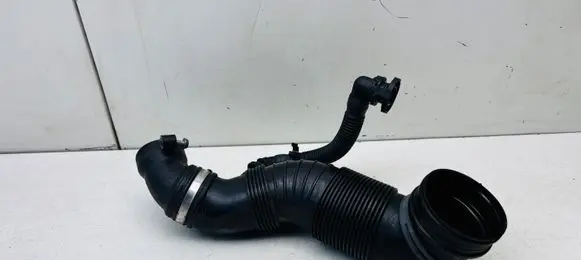 Audi Q3 8U Turbo air intake inlet pipe/hose 5N0129656