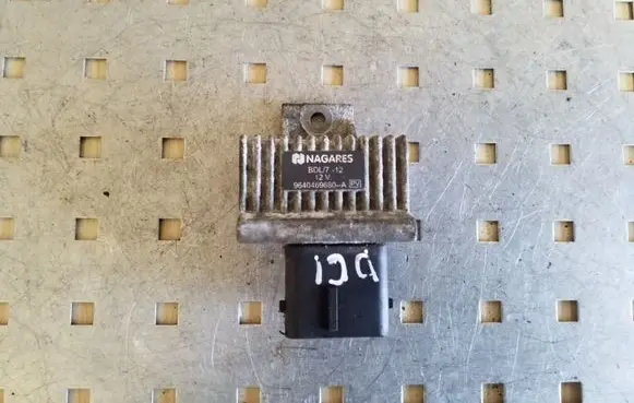 Glow plug pre-heat relay