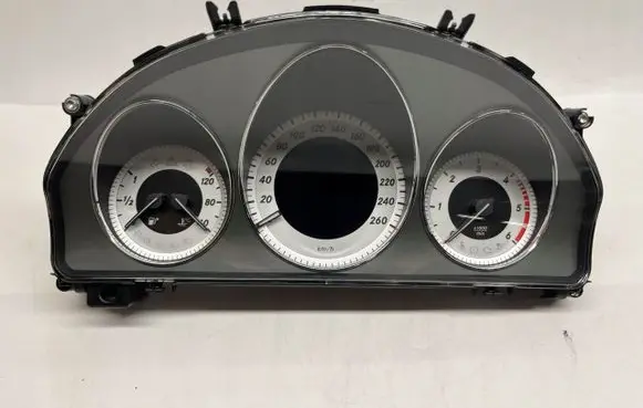 Mercedes-Benz GLK (X204) Speedometer (instrument cluster) A2049006213