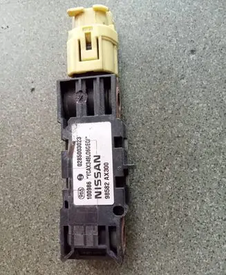 Nissan Micra Airbag deployment crash/impact sensor 98582AX300 0285003023