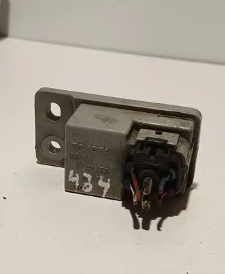 Toyota Avensis T250 Window wiper relay 8594205030