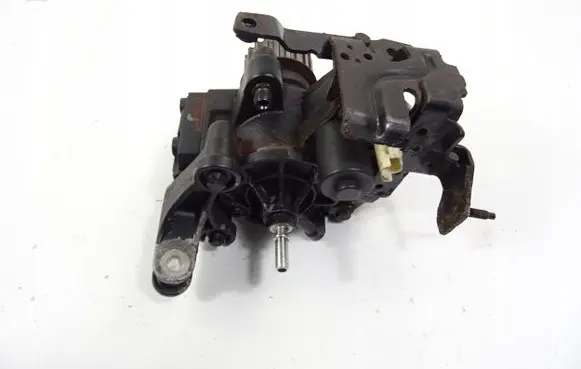Nissan Juke I F15 Fuel injection high pressure pump 167008557R