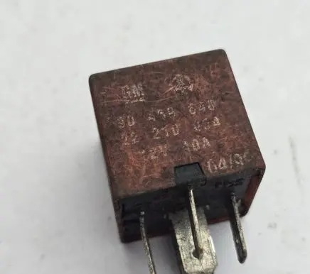 Opel Vectra C Other relay 90459640 22210034