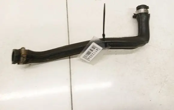 Mercedes-Benz C W203 Breather hose/pipe A2711410683